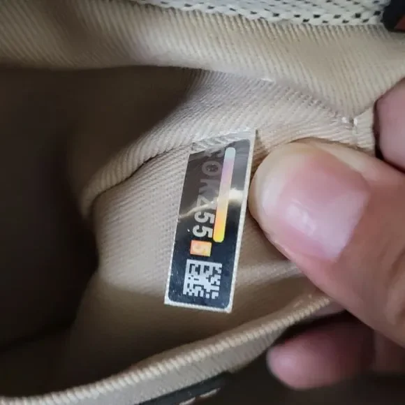 Chloé Woody Small Tote Handbag - Picture 17 of 17